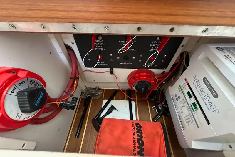 Slide: The Image of Electrical panel and battery switches on a 1998 Tiara Yachts 2900 Coronet boat. - 32