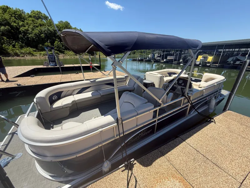 Slide: The Image of 2016 SunChaser 8524 LR pontoon boat docked. - 18