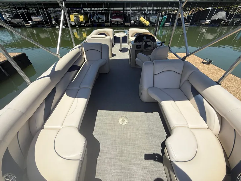Slide: The Image of Interior of a 2016 SunChaser 8524 LR pontoon boat. - 29