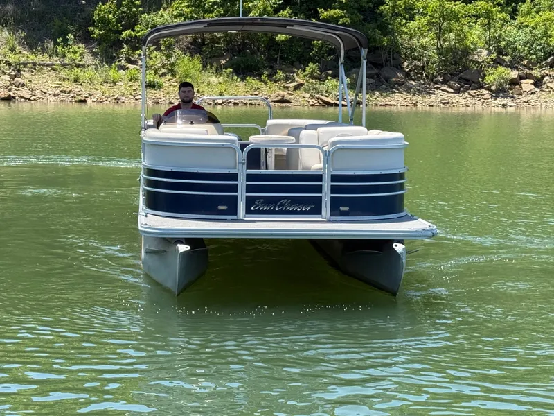 Slide: The Image of SunChaser 8524 LR pontoon boat on green water, 2016 model. - 30