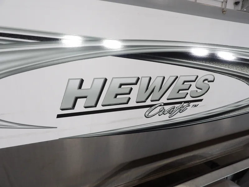 Slide: The Image of Close-up of Hewescraft 20 PRO V 2018 boat logo. - 13