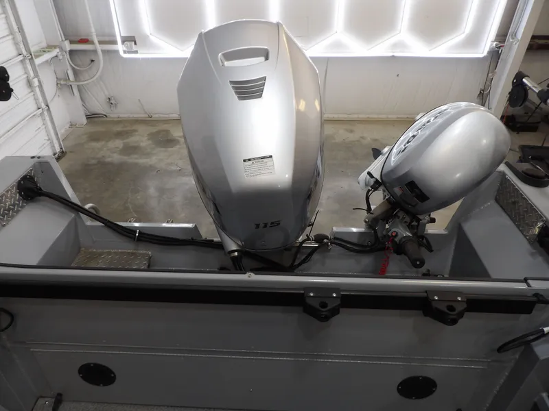 Slide: The Image of 2018 Hewescraft 20 PRO V boat engines indoors. - 21