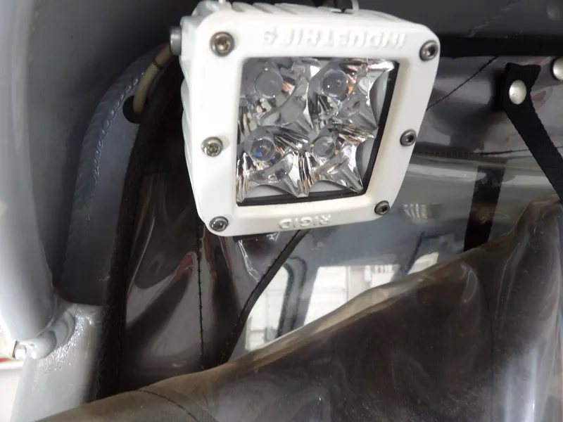 Slide: The Image of LED light on a 2018 Hewescraft 20 PRO V boat. - 24