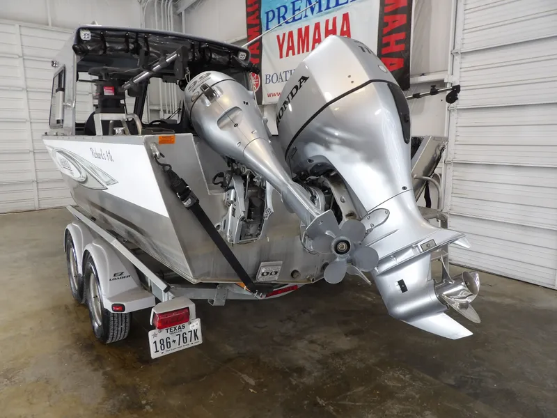 Slide: The Image of 2018 Hewescraft 20 PRO V boat with Honda outboard motor. - 3