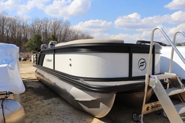 The Image of Flagship Discover 20 RF XT Tritoon 2026 - 1