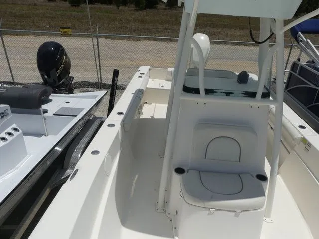 Slide: The Image of 2019 Sea Born LX24 Center Console boat, interior view. - 14