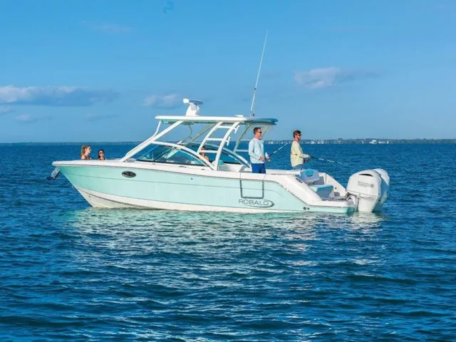 Slide: The Image of Robalo R317 Dual Console 2025 - 15