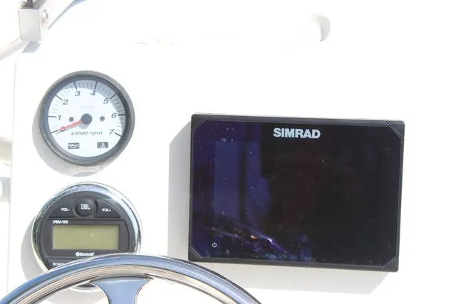 Slide: The Image of Robalo R160 Center Console 2016 - 12