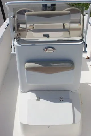 Slide: The Image of Robalo R160 Center Console 2016 - 14