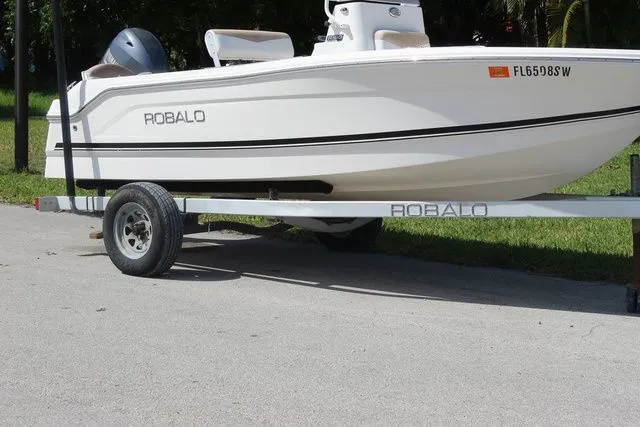 Slide: The Image of Robalo R160 Center Console 2016 - 6