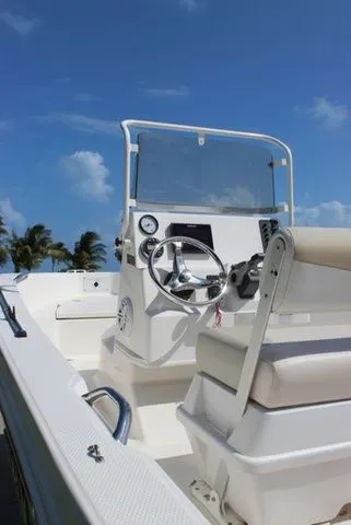 Slide: The Image of Robalo R160 Center Console 2016 - 9