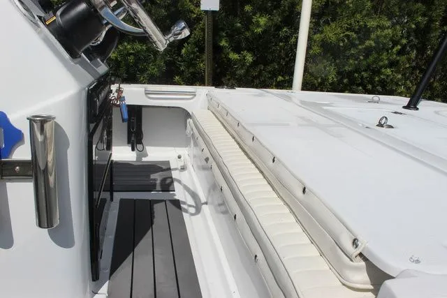 Slide: The Image of Interior view of a 2005 Action Craft 1890 Flatmaster boat. - 20