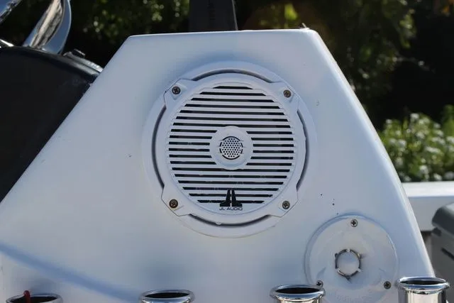 Slide: The Image of Speaker on a 2005 Action Craft 1890 Flatmaster boat. - 44