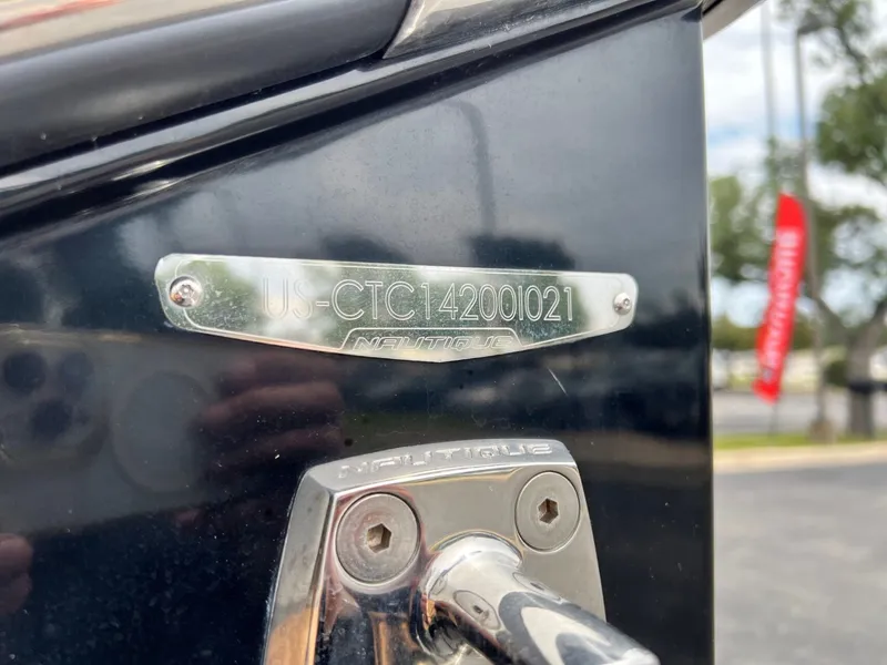 Slide: The Image of Nautique G23 2021 serial number on metal plate. - 37