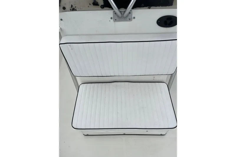 Slide: The Image of White cushioned seat on 2002 Hydra-Sports 230 CC boat. - 20