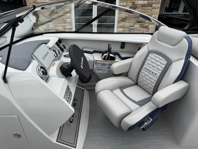 Slide: The Image of Crest Continental 250 SLC 2024 - 27