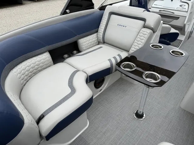 Slide: The Image of Crest Continental 250 SLC 2024 - 34