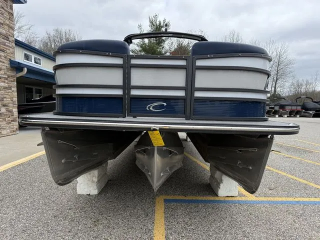 Slide: The Image of Crest Continental 250 SLC 2024 - 4