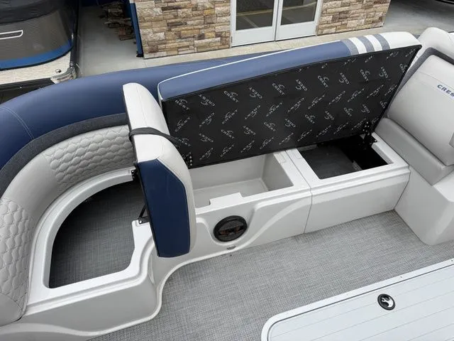 Slide: The Image of Crest Continental 250 SLC 2024 - 40