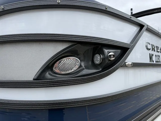 Slide: The Image of Crest Continental 250 SLC 2024 - 9