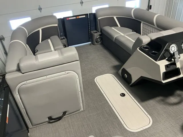 Slide: The Image of Crest CLASSIC 220 SLC 2025 - 13