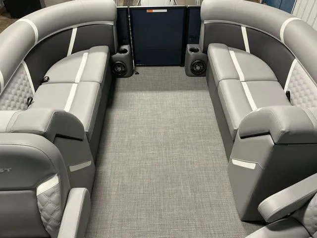 Slide: The Image of Crest CLASSIC 220 SLC 2025 - 17