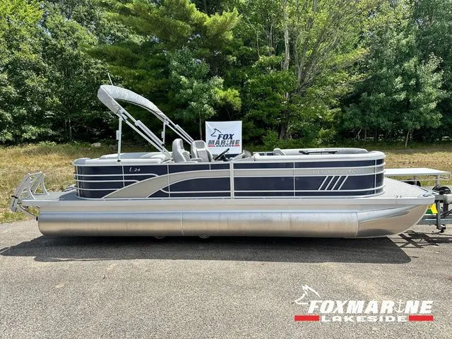 The Image of Bennington 24 L STERN RADIUS 24 LSR 2023 - 1