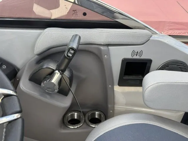 Slide: The Image of Bennington 25 Q FASTBACK 2024 - 19
