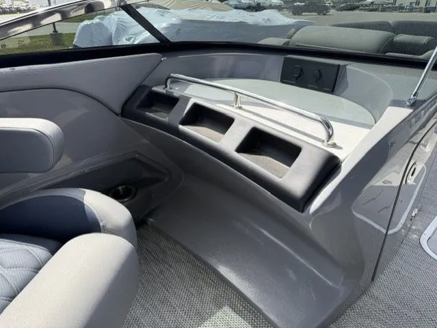 Slide: The Image of Bennington 25 Q FASTBACK 2024 - 22