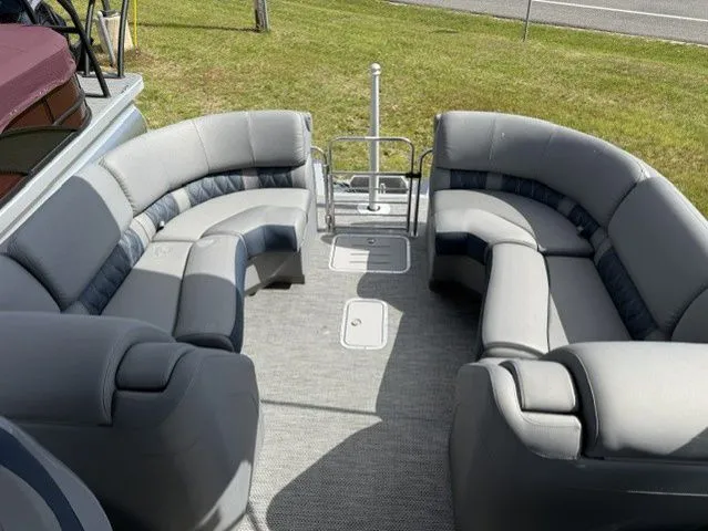 Slide: The Image of Bennington 25 Q FASTBACK 2024 - 23
