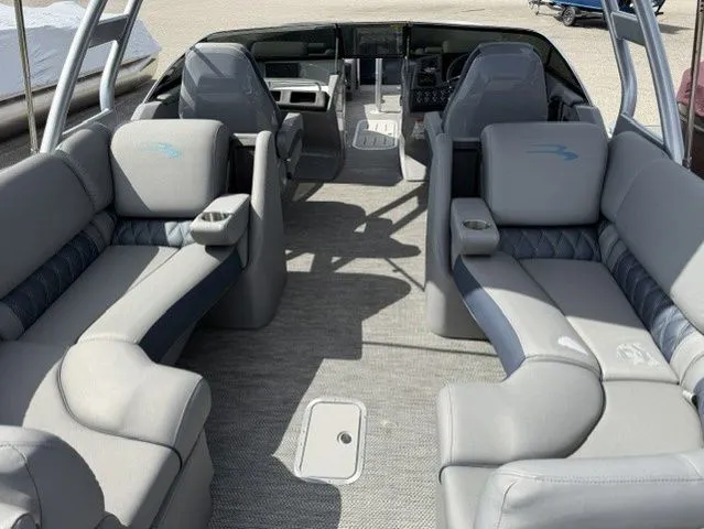 Slide: The Image of Bennington 25 Q FASTBACK 2024 - 25