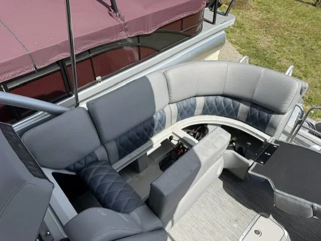 Slide: The Image of Bennington 25 Q FASTBACK 2024 - 26