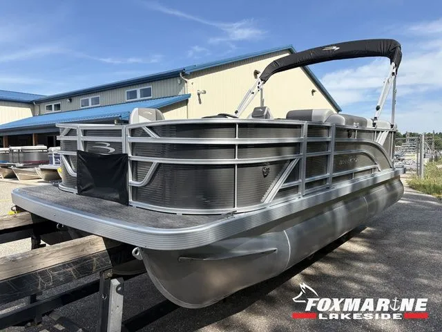 Slide: The Image of Bennington 18 S STERN FISHING 188 SVS-SPS 2024 - 4