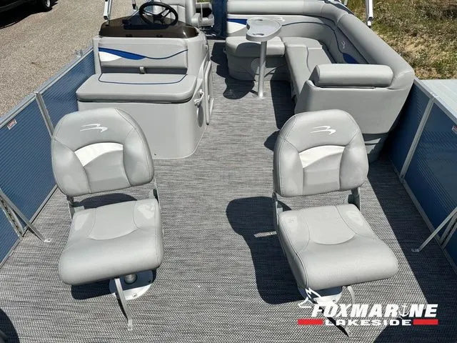Slide: The Image of Bennington 22 S 4 PT FISHING 22 SF 2023 - 5