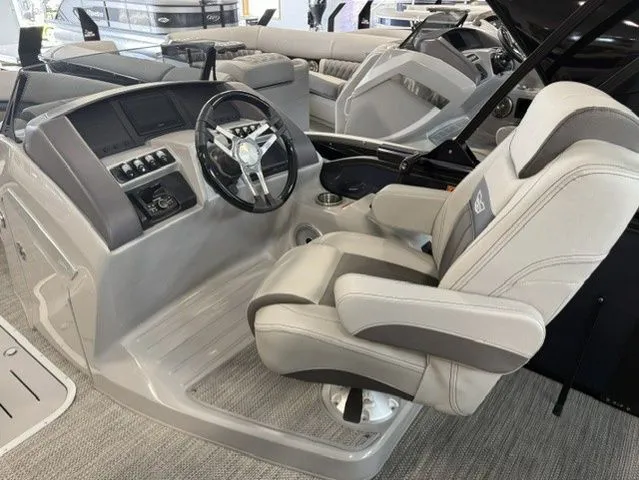 Slide: The Image of Bennington 23 LX SWING BACK SPORT 23 2024 - 13