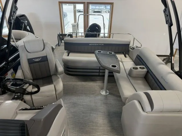 Slide: The Image of Bennington 23 LX SWING BACK SPORT 23 2024 - 15