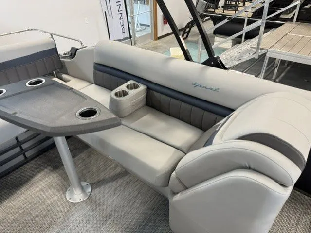 Slide: The Image of Bennington 23 LX SWING BACK SPORT 23 2024 - 21
