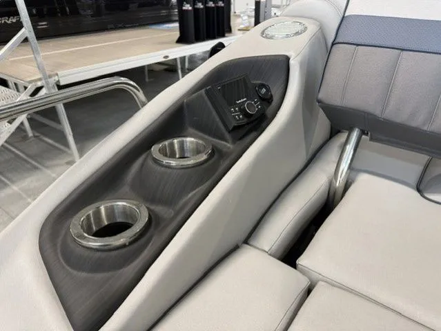 Slide: The Image of Bennington 23 LX SWING BACK SPORT 23 2024 - 26