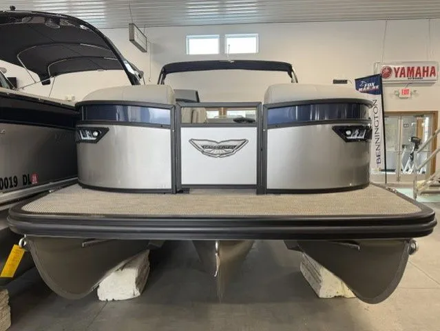 Slide: The Image of Bennington 23 LX SWING BACK SPORT 23 2024 - 3