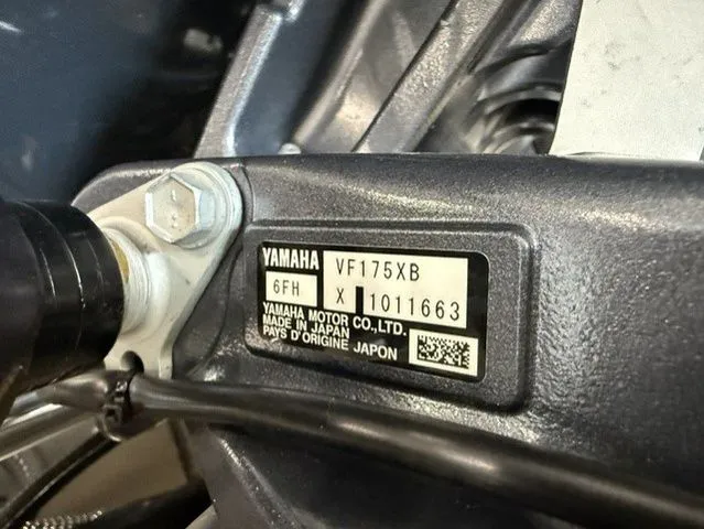 Slide: The Image of Bennington 23 LX SWING BACK SPORT 23 2024 - 31