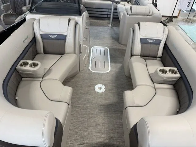 Slide: The Image of Bennington 23 LX SWING BACK SPORT 23 2024 - 5