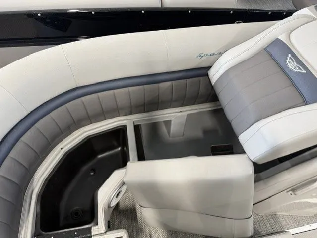 Slide: The Image of Bennington 23 LX SWING BACK SPORT 23 2024 - 7