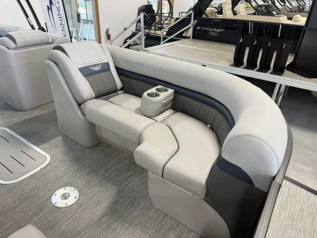 Slide: The Image of Bennington 23 LX SWING BACK SPORT 23 2024 - 8