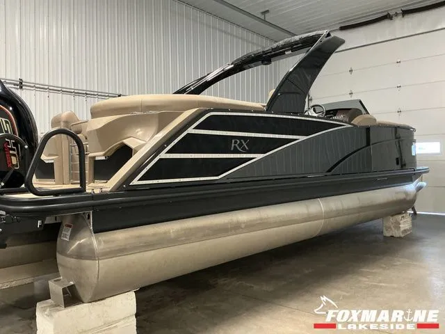 Slide: The Image of Bennington 23 RX FASTBACK ARCH 23 2024 - 12