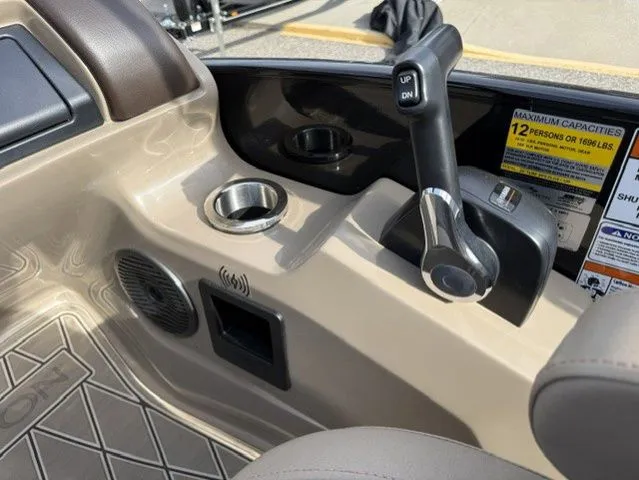 Slide: The Image of Interior of 2024 Bennington 23 RX FASTBACK ARCH 23 boat. - 26