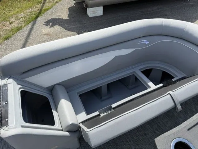 Slide: The Image of Bennington 22 S CRUISE 22 SL 2024 - 13