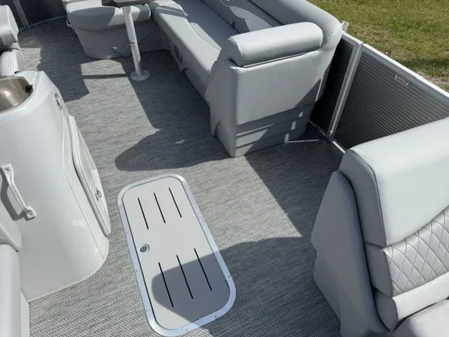 Slide: The Image of Bennington 22 S CRUISE 22 SL 2024 - 14