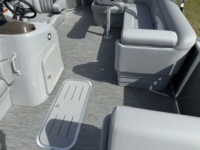 Slide: The Image of Bennington 22 S CRUISE 22 SL 2024 - 15