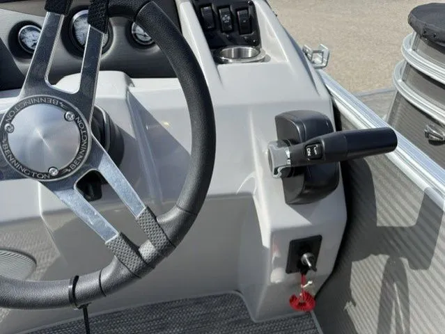 Slide: The Image of Bennington 22 S CRUISE 22 SL 2024 - 21