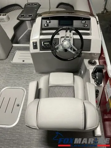 Slide: The Image of Bennington 23 L BOWRIDER SWINGBACK 2023 - 8